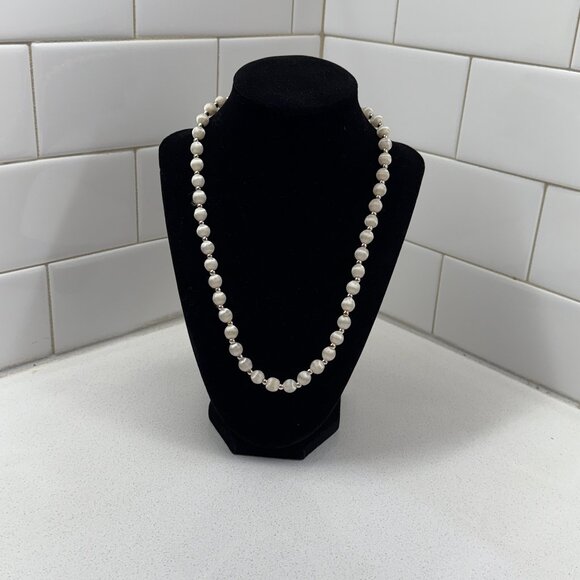 WHITE SILK THREAD Beaded Necklace - Picture 4 of 6